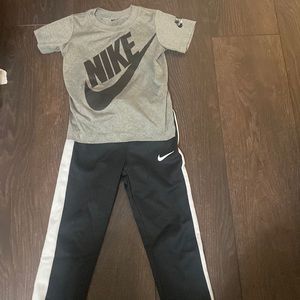 Kids Nike tee and pant